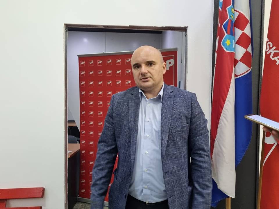 SB Online | IZ SDP-A PORUČUJU: ʺU Slavonskom Brodu SDP od izbora do izbora lagano kopniʺ