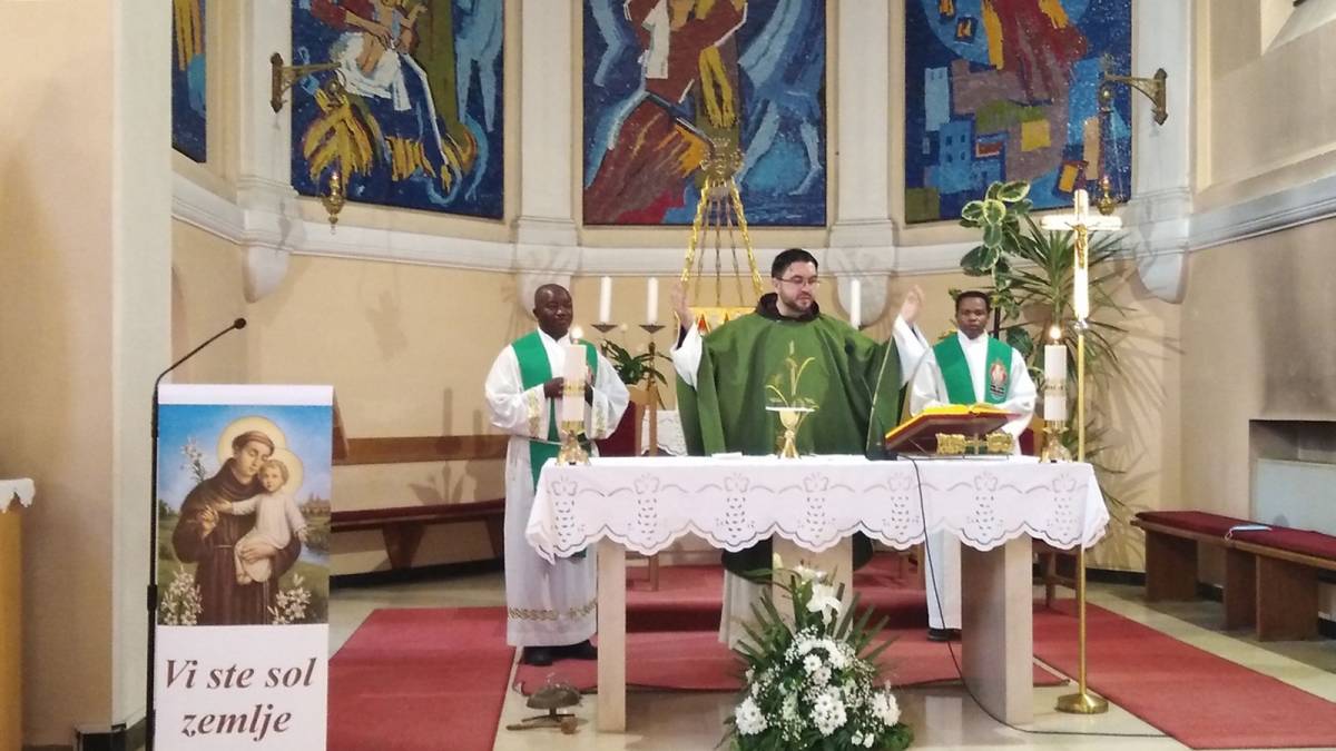 SB Online | Posljednji u nizu 13 utoraka pobožnosti sv. Antunu u Podvinju
