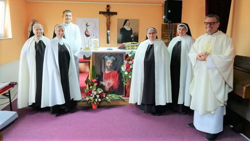 SB Online | Proslava svetkovine Srca Isusova u samostanu karmelićanki BSI