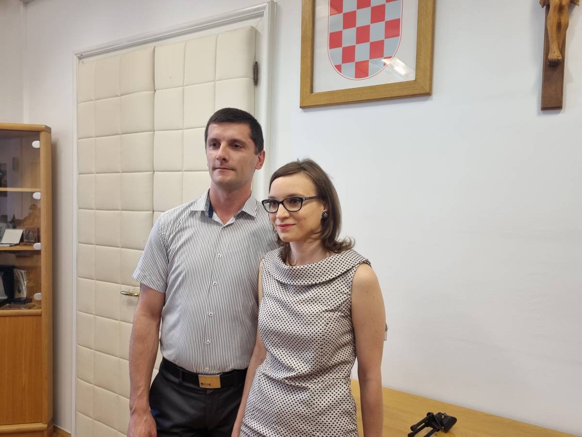 SB Online | Ovaj mladi par preselit će se u Slavonski Brod. Gradonačelnik najavio natječaj koji može zanimati mnoge