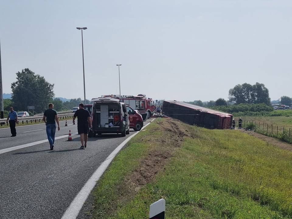 SB Online | Stravični prizori s mjesta nesreće kod Slavonskog Broda