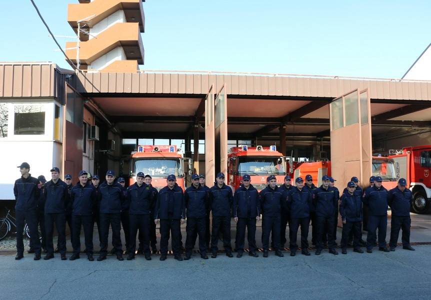 SB Online | Pripadnici Javne vatrogasne postrojbe Grada Slavonskog Broda među prvima koji su pomogli unesrećenima