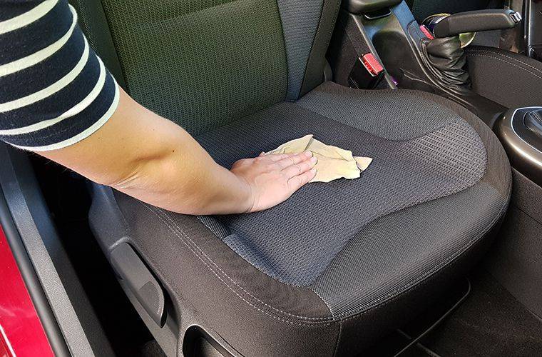 SB Online | Pogledajte trik pomoću kojega možete očistiti prljava sjedala u vašem automobilu
