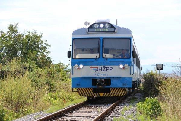 SB Online | IZBJEGNUTA TRAGEDIJA U SLAVONIJI: Vlak prešao preko žene, živa je. 