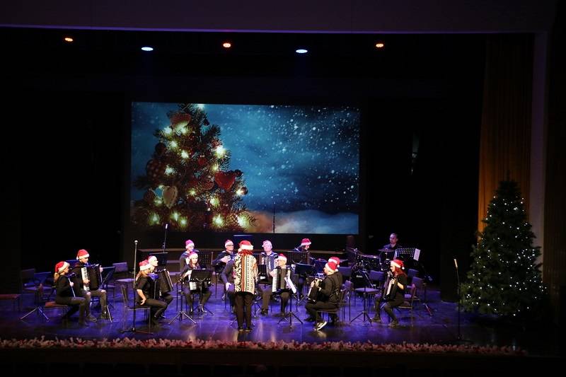 SB Online | Održan tradicionalni božićni koncert. Danas na rasporedu ples