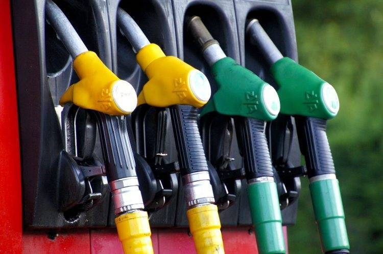 SB Online | Dok su cijene običnog dizela i benzina zamrznute, rastu cijene premium goriva i autoplina...