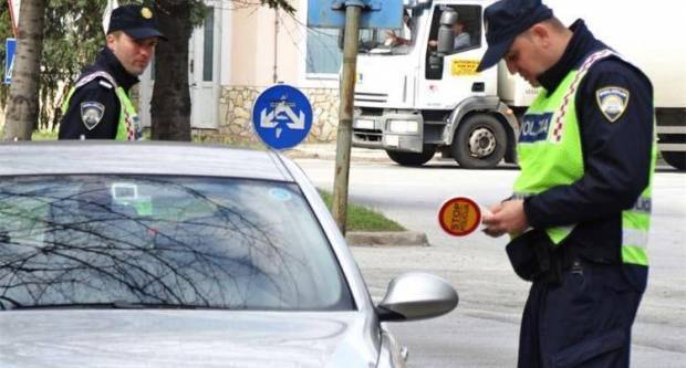 SB Online | DOBIO ZATVORSKU KAZNU: Nakon prometnog prekršaja pokušao podmititi policijskog službenika s čak  6.050 kuna