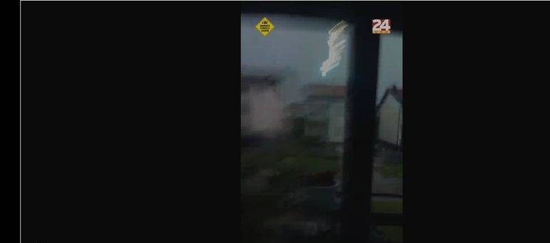 SB Online | NEVJEROJATNA SNIMKA: Snimio trenutak udara groma u kuću u Slavonskom Brodu