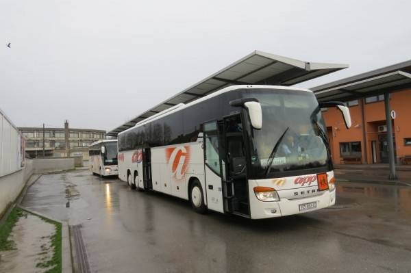 SB Online | Hrvatska ne zna dob svojih vozača autobusa. Za volanom mnogi iznad 70, rade zbog preniskih mirovina...