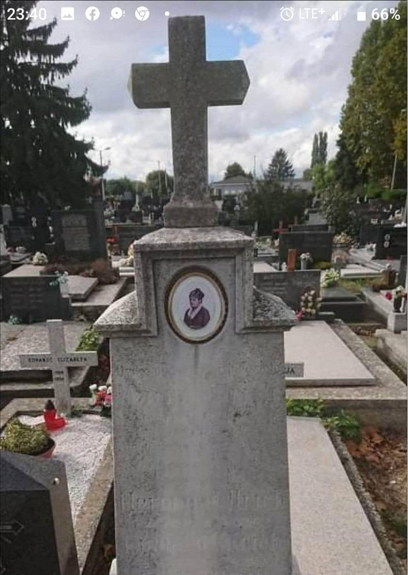 Marijine žene-zaboravljene žene sa starih nadgrobnih spomenika-art izložba Darka Lončara  