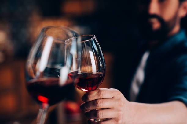 SB Online | U Hrvatskoj vino poskupjelo 2 do 3 puta više nego u EU. Čaša vina polako postaje luksuz