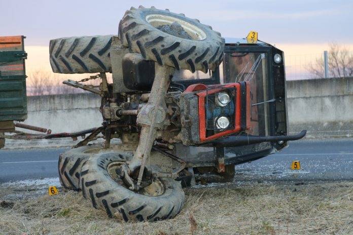 SB Online | Još jedna nesreća u Slavoniji jutros poginuo muškarac u traktoru