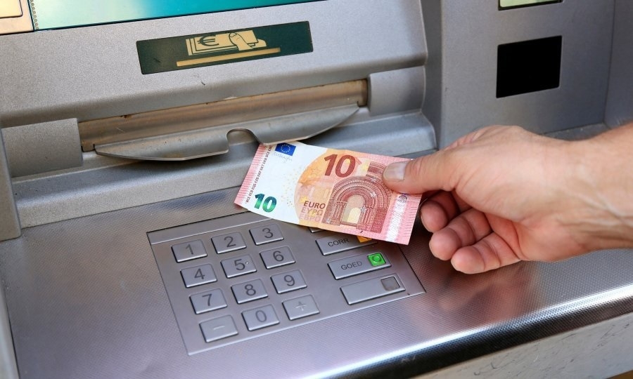 SB Online | U bankomatima će uskoro biti i novčanice od 50 i 100 eura