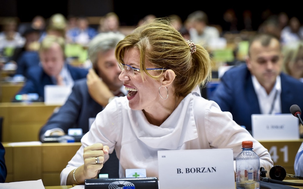 SB Online | Biljana Borzan pobjedila. EU parlament izglasao njen zakon o zabrani ugrađenih kvarova