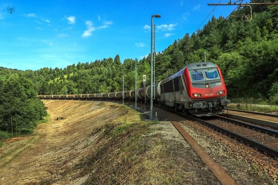 SB Online | DRAMA U ANDRIJEVCIMA: Iskliznuo vlak s tračnica, objavljeno ima li ozlijeđenih