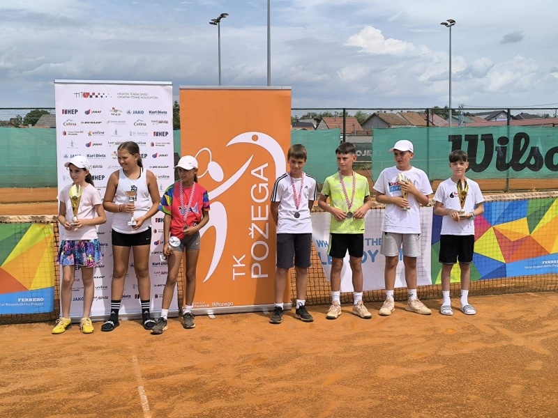 U Požegi održan Kinder joy of moving turnir u tenisu do 12 godina