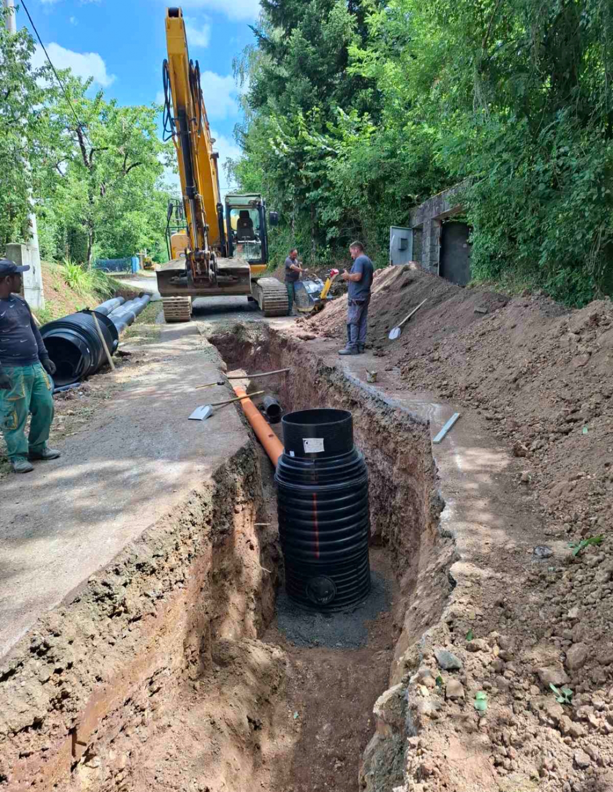 U Ulici sv. Vida u Požegi započeli su radovi na izgradnji magistralnog vodovoda i kanalizacijske mreže