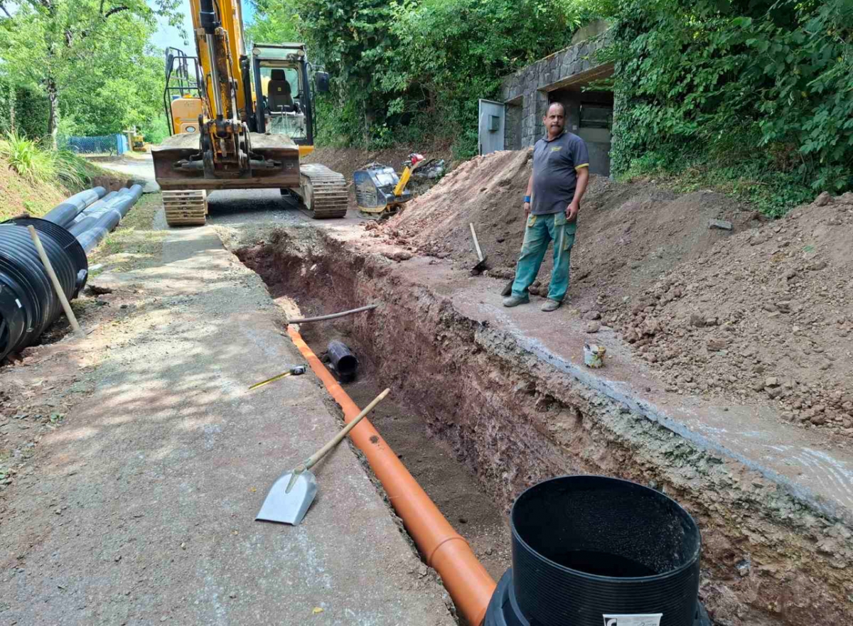U Ulici sv. Vida u Požegi započeli su radovi na izgradnji magistralnog vodovoda i kanalizacijske mreže