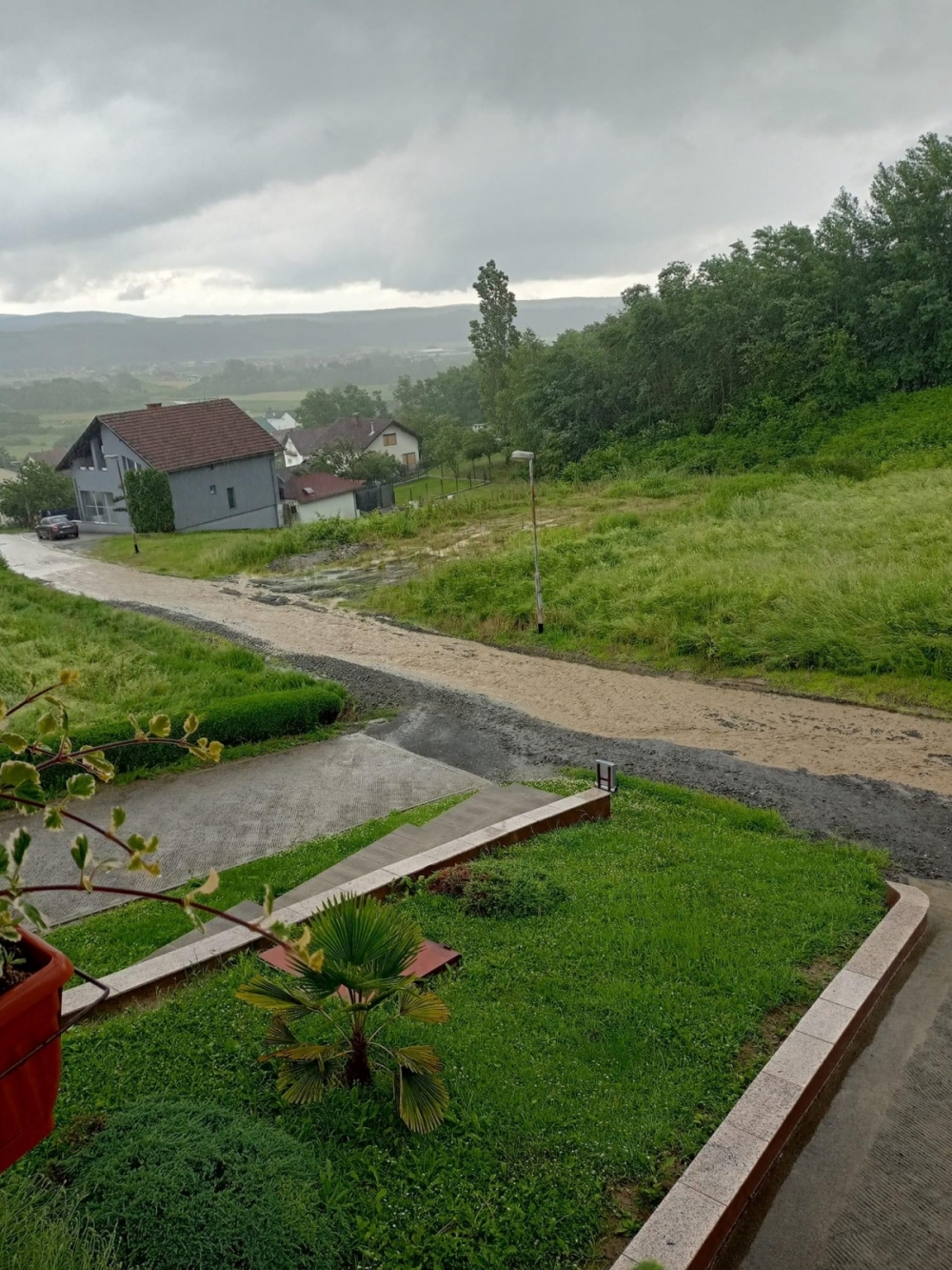 Dan kad je nebo potamnilo, a priroda pokazala svoju snagu: Dvije godine od katastrofalnog nevremena koje je pogodilo požeški i pleternički kraj