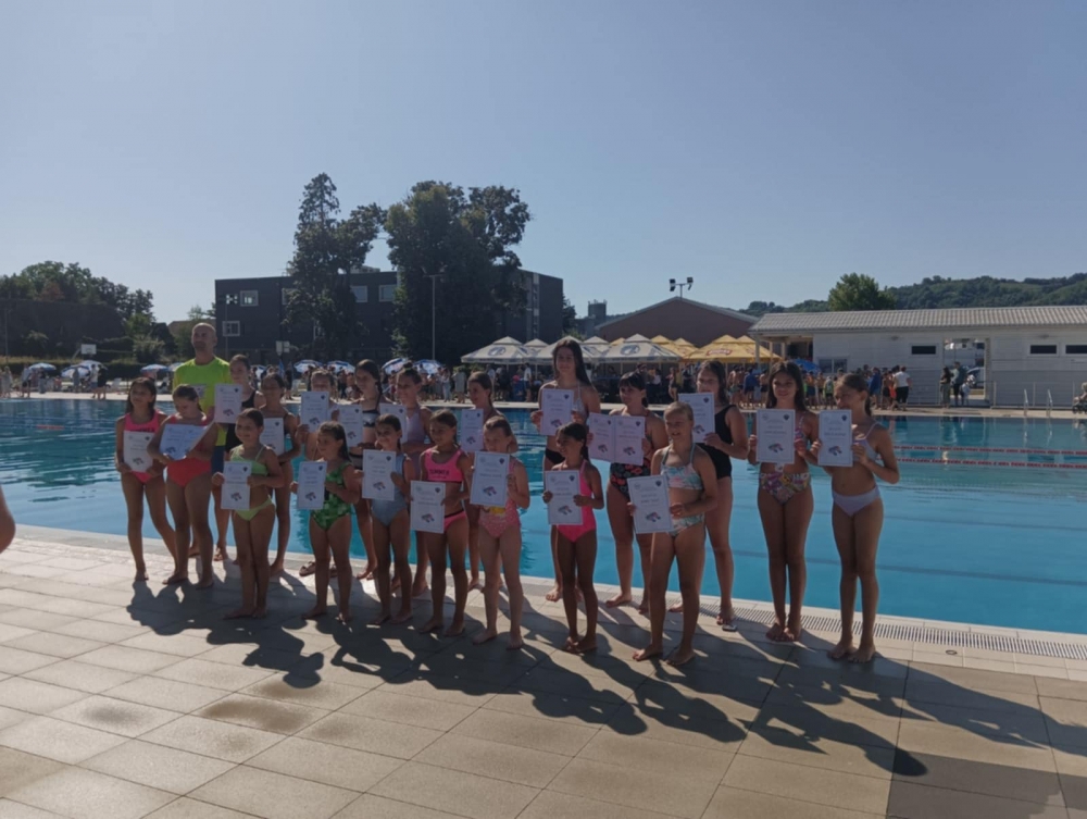 Dodjelom diploma i demonstracijom stečenih znanja završila Škola plivanja Požeškog športskog saveza i Grada Požege 2025