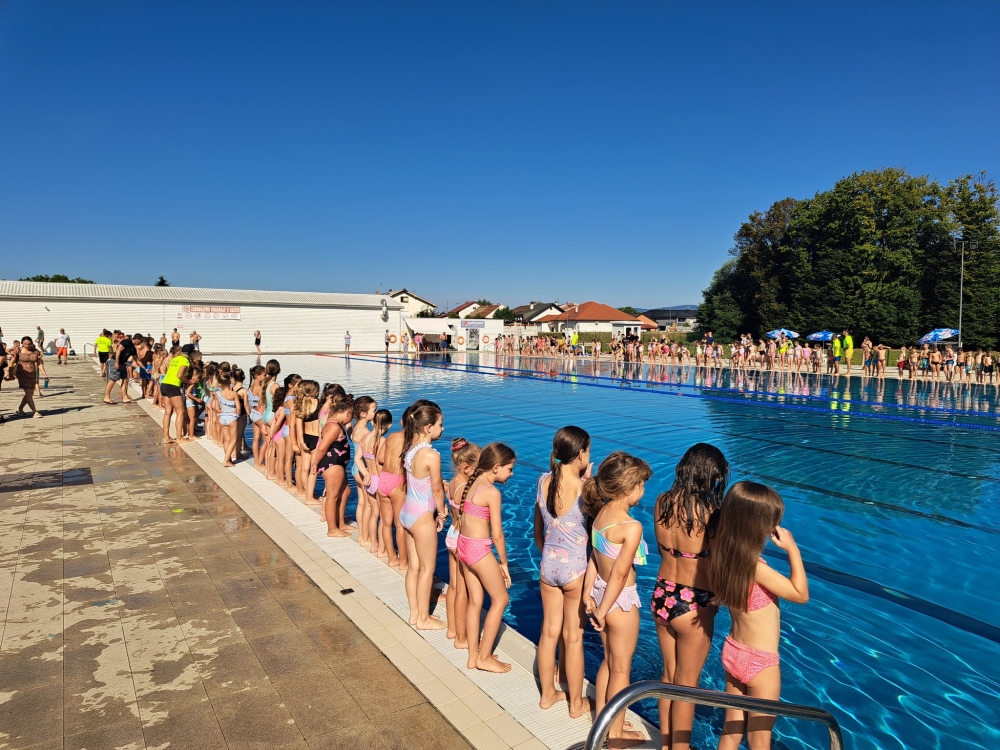 Dodjelom diploma i demonstracijom stečenih znanja završila Škola plivanja Požeškog športskog saveza i Grada Požege 2025