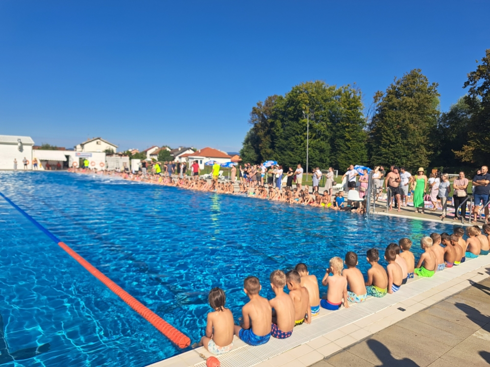 Dodjelom diploma i demonstracijom stečenih znanja završila Škola plivanja Požeškog športskog saveza i Grada Požege 2025