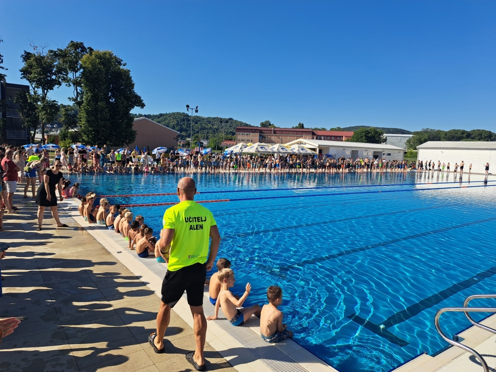 Dodjelom diploma i demonstracijom stečenih znanja završila Škola plivanja Požeškog športskog saveza i Grada Požege 2025