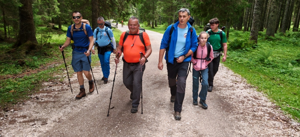 HPD Gojzerica uspješno osvojila Triglav – među njima i 11-godišnja planinarka Petra!