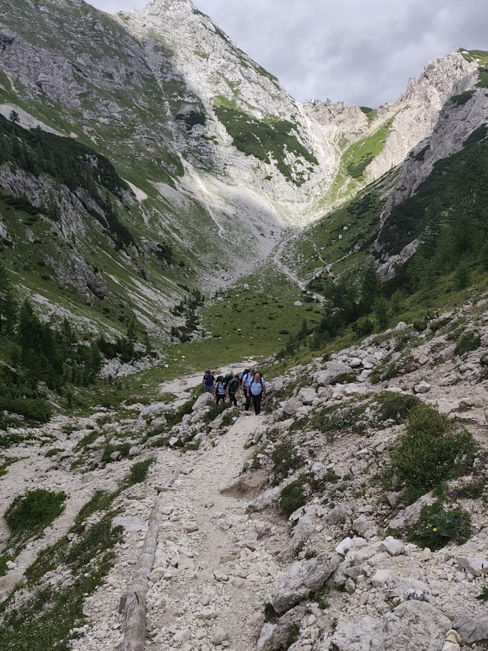 HPD Gojzerica uspješno osvojila Triglav – među njima i 11-godišnja planinarka Petra!
