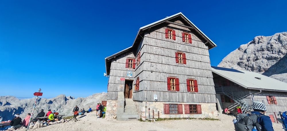 HPD Gojzerica uspješno osvojila Triglav – među njima i 11-godišnja planinarka Petra!