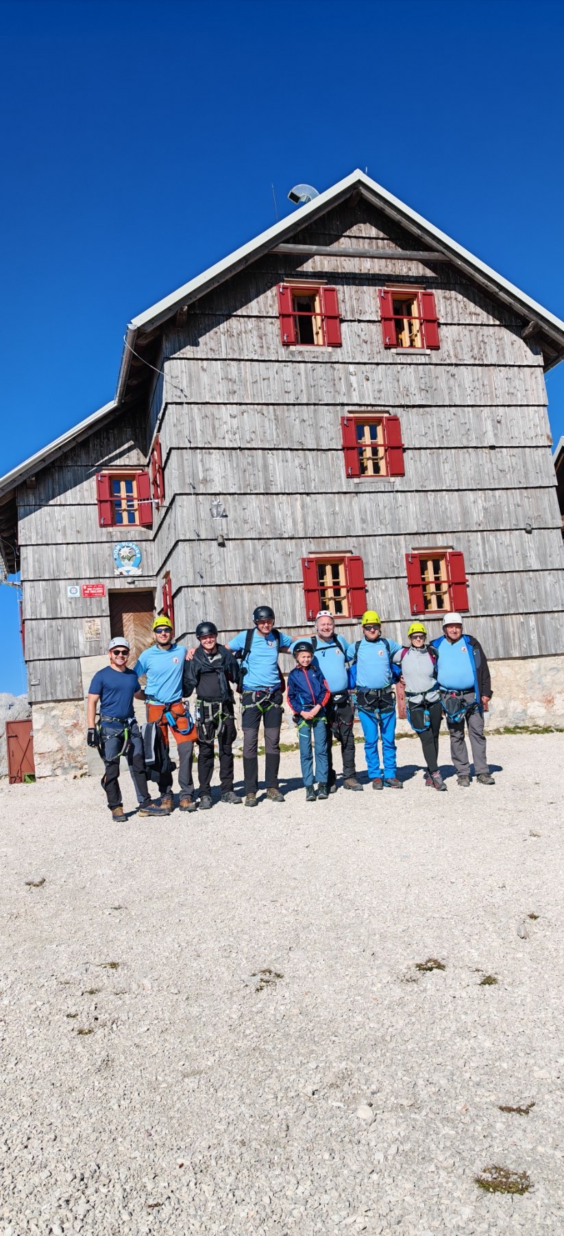 HPD Gojzerica uspješno osvojila Triglav – među njima i 11-godišnja planinarka Petra!