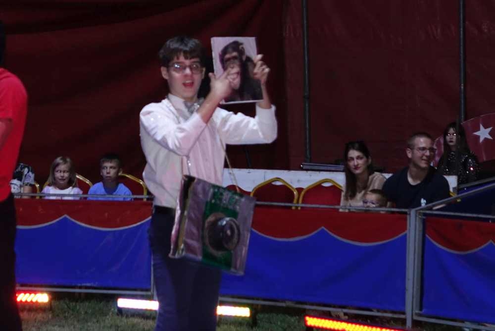 Prvu večer cirkus Colosseum oduševio Požežane