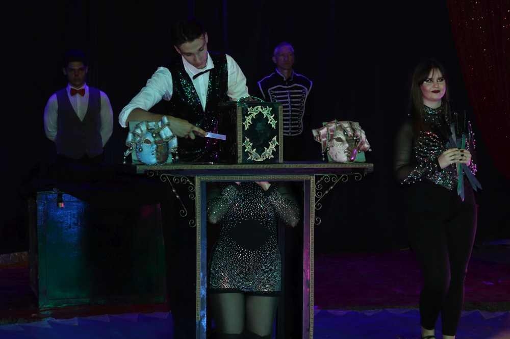 Prvu večer cirkus Colosseum oduševio Požežane