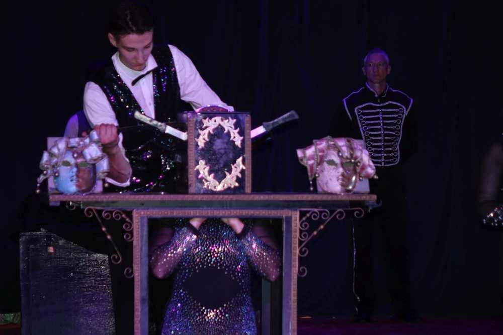 Prvu večer cirkus Colosseum oduševio Požežane