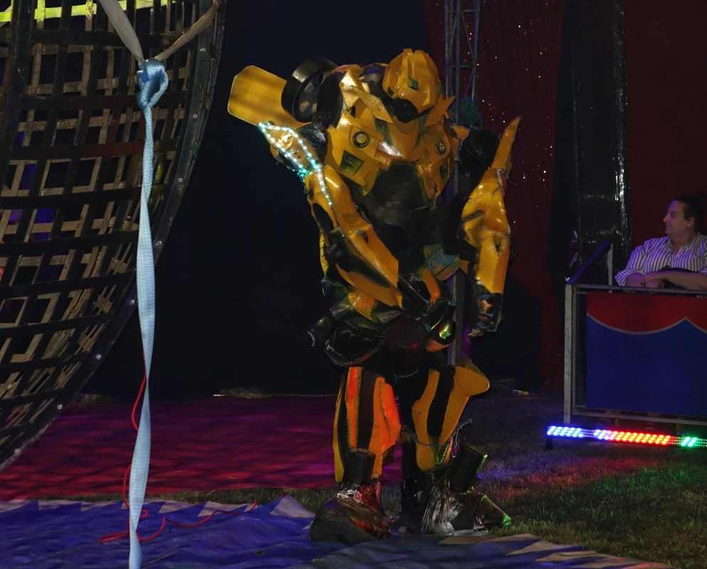 Prvu večer cirkus Colosseum oduševio Požežane