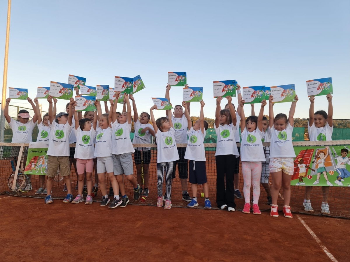 “Tenis je igra, igraj tenis!” Počeli upisi za Besplatnu ljetnu školu tenisa u Požegi
