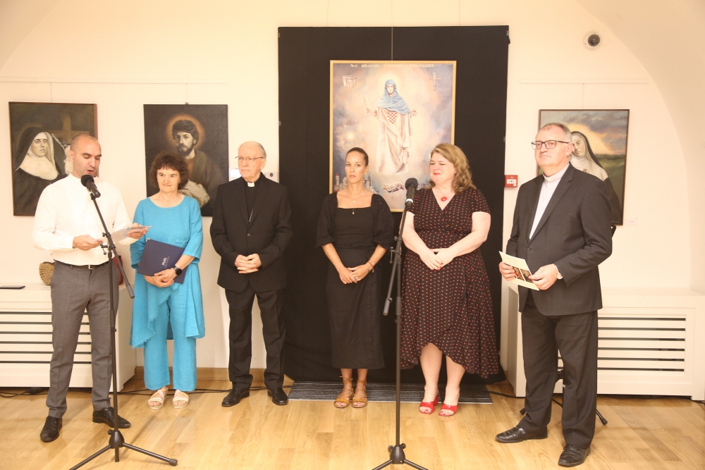 Požeški muzej: Otvorena izložba »Hrvatski sveci i blaženici u našem narodu« akademske slikarice Iris Mihatov Miočić