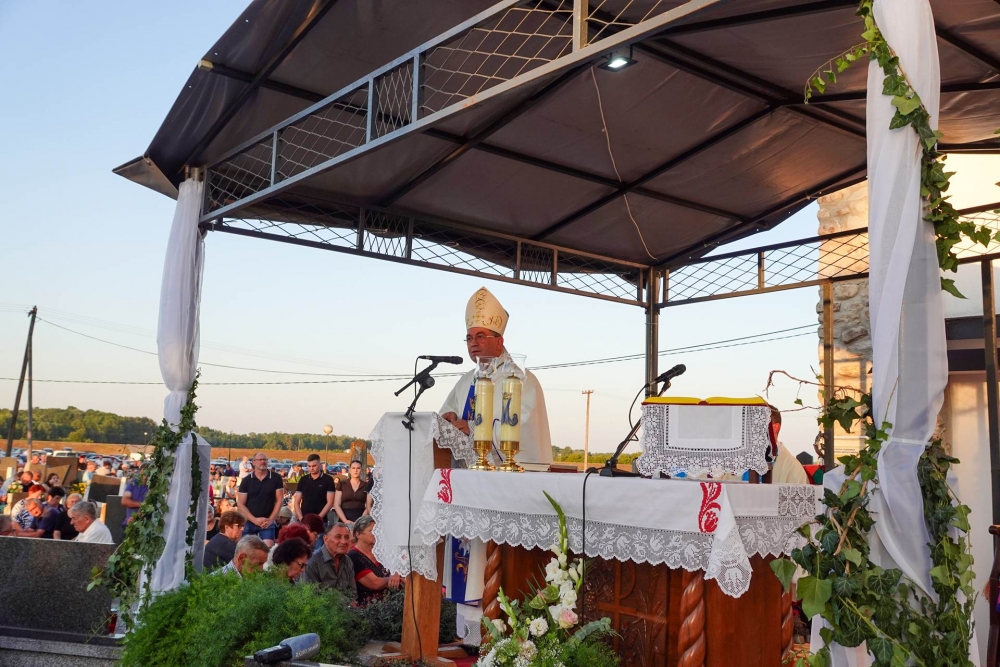 Biskup Ivo predvodio slavlje Velike Go spe u Kloštru kod Slavonskog Kobaša