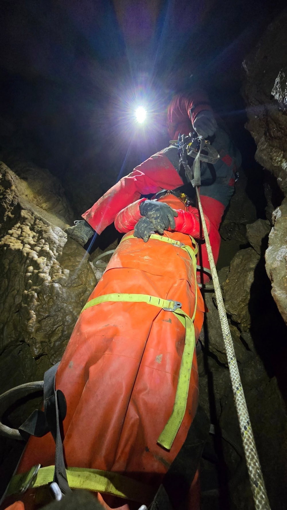 Speleo vježba HGSS Stanice Požega na Papuku