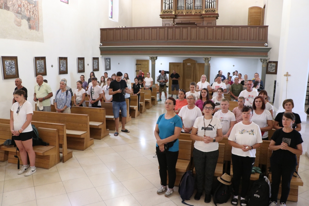 Hodočasnici pješaci krenuli u voćinsko svetište