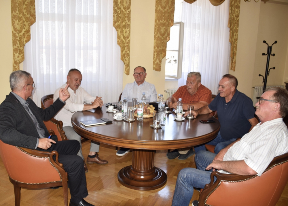 Gradonačelnik Miličević s ratnim zapovjedništvom slavne požeške 123. brigade