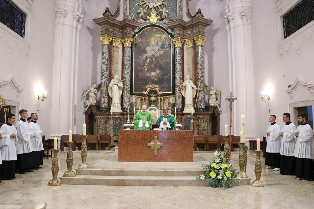 Biskup Ivo uveo u službu novog župnika u požeškoj Župi sv. Terezije Avilske