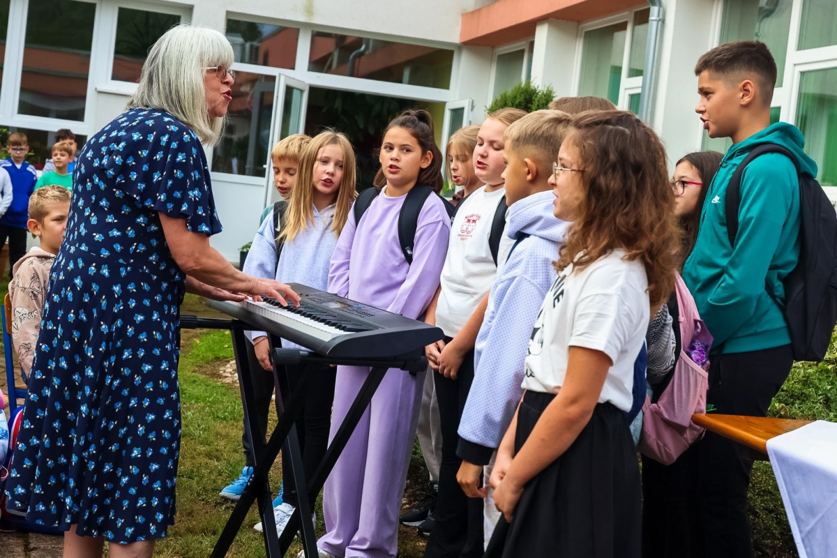 Prvi dan škole u Požeško-slavonskoj županiji: 590 prvašića započelo novo životno poglavlje