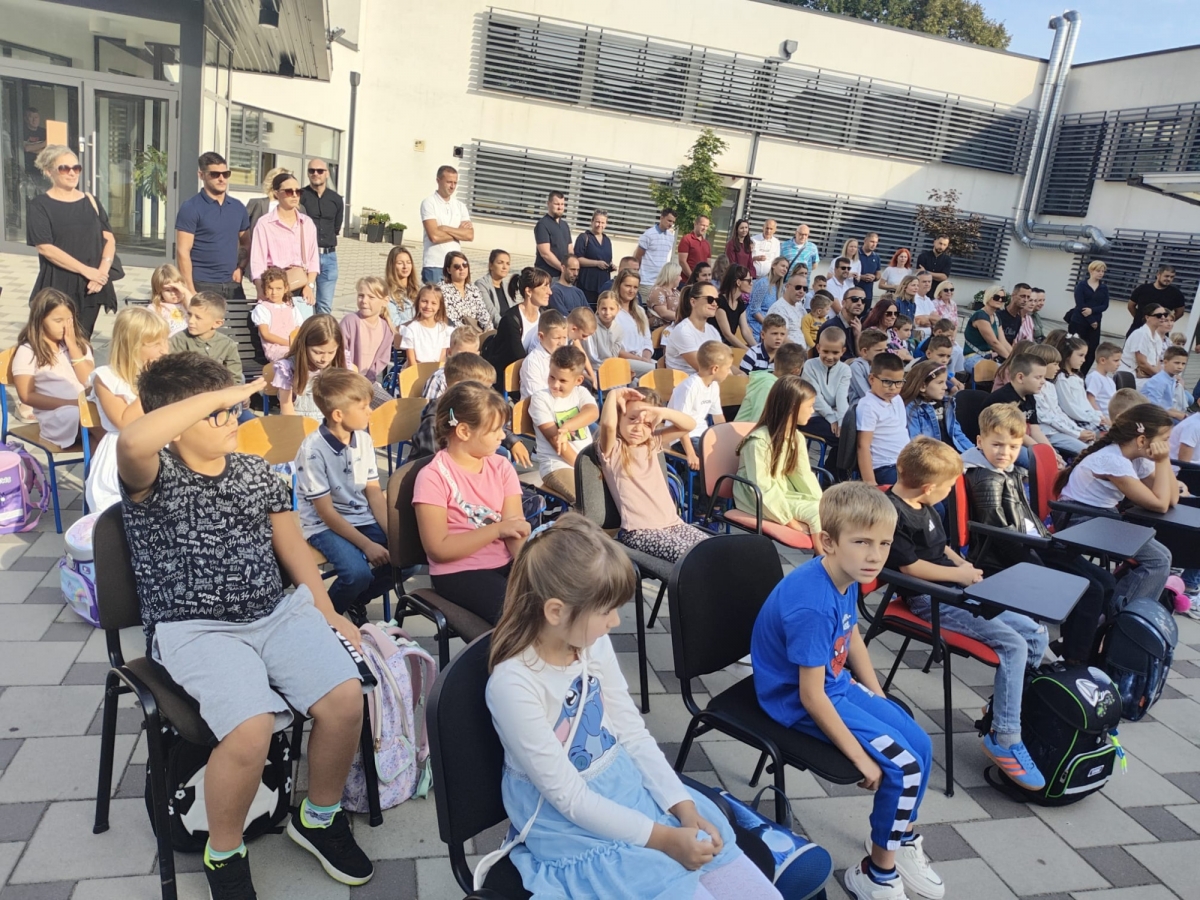 Gradonačelnik Miličević i njegova zamjenica Martinek obišli požeške gradske škole