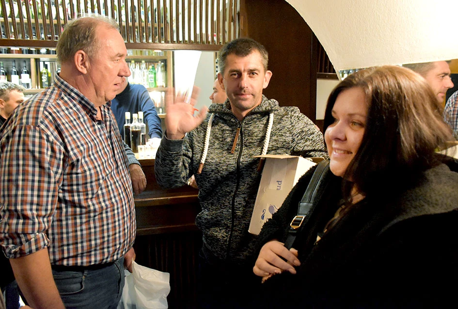 Rahela i Gordana vinske kume požeški vinara