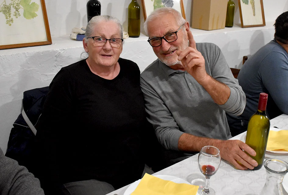 Rahela i Gordana vinske kume požeški vinara