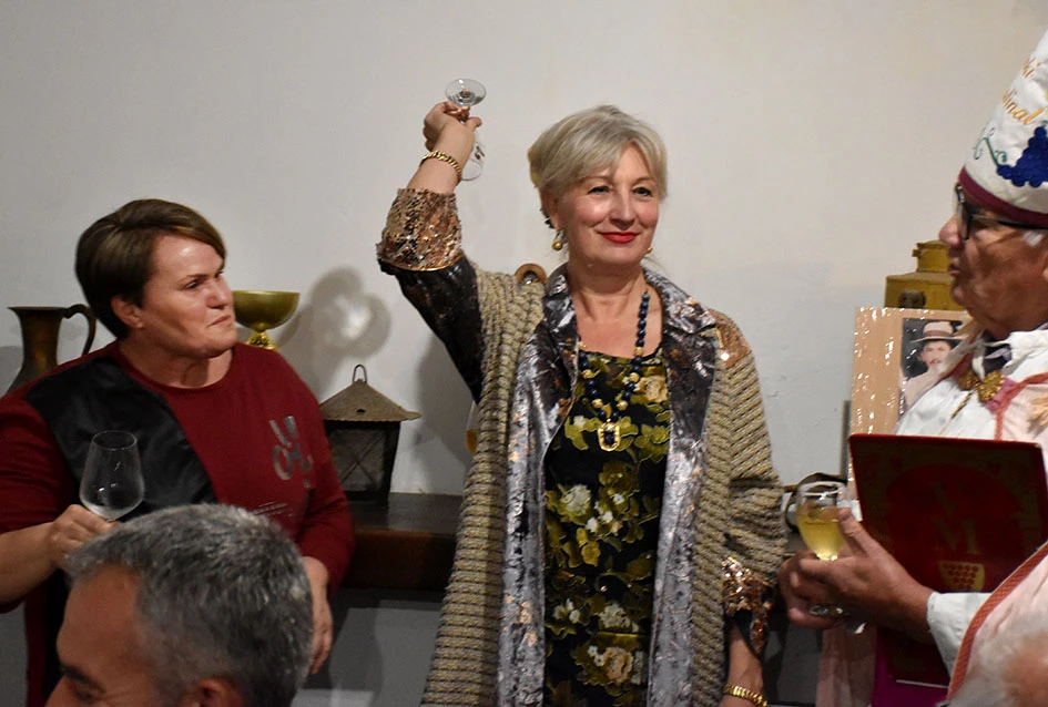 Rahela i Gordana vinske kume požeški vinara