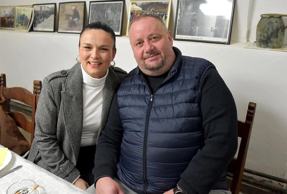 Rahela i Gordana vinske kume požeški vinara