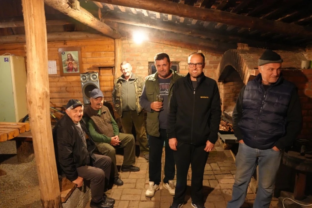 Hrnjevački vinogradari proslavili završetak berbe – vino, prijateljstvo i slavonska duša