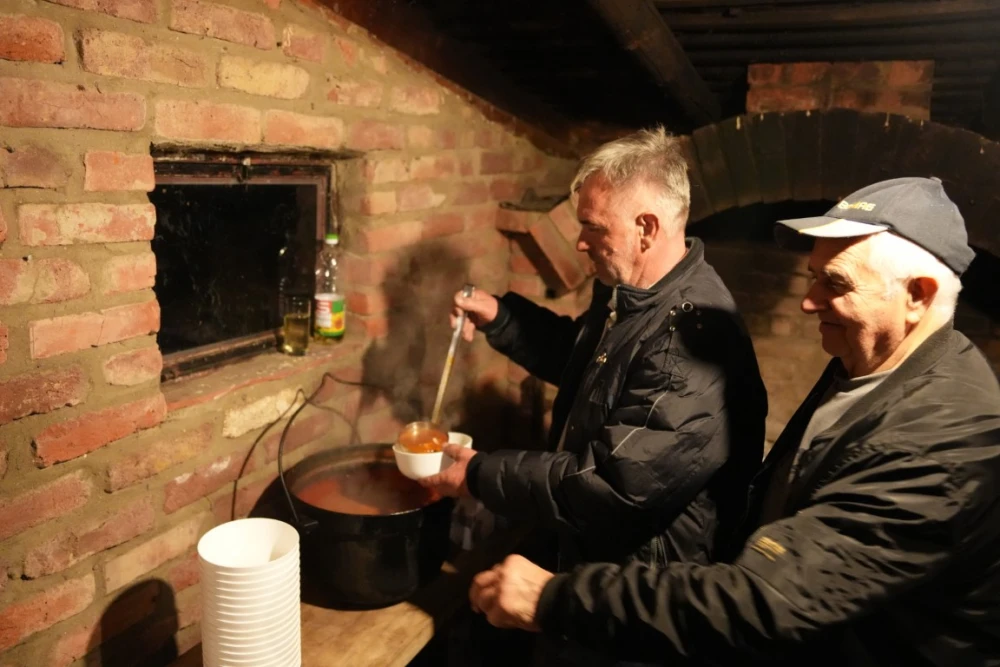 Hrnjevački vinogradari proslavili završetak berbe – vino, prijateljstvo i slavonska duša